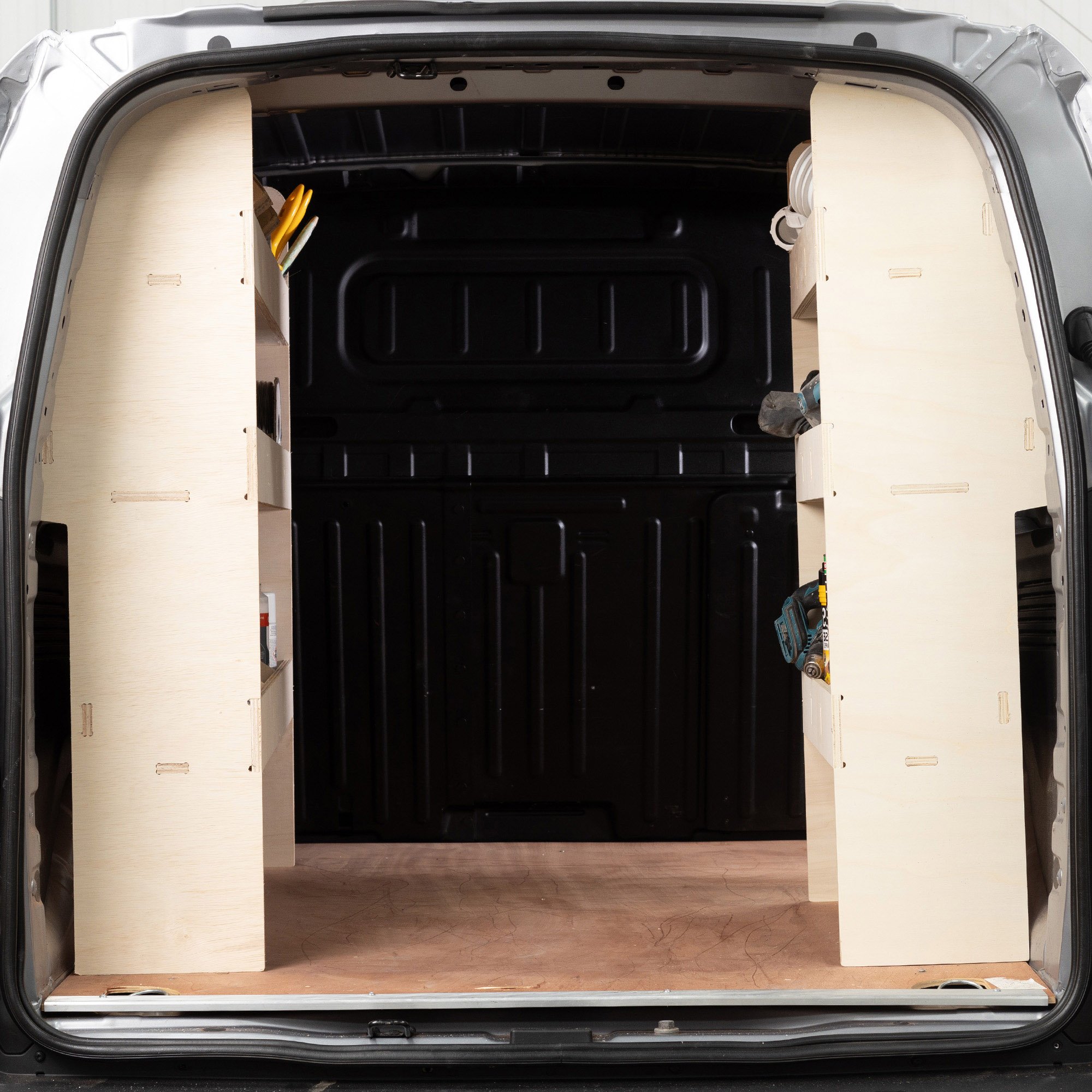 13_H1422.jpg Scaffalatura Volkswagen Caddy L1 2021+ in Compensato - immagine 1